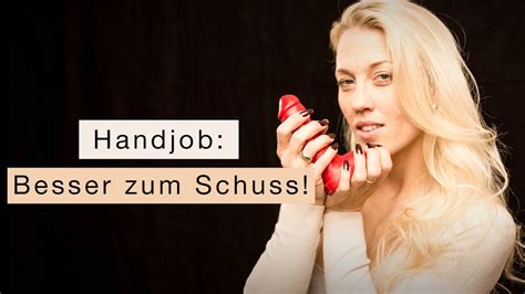 cuckold wichst|Cuckold wichst auf die Muschi seiner Frau, die vom Liebhaber。